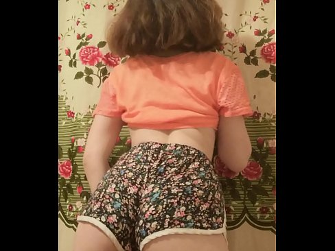 ❤️ Seksi mlada beba skida kratke hlačice pred kamerom ☑ Domaći porno kod nas ️❤