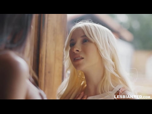 ❤️ Djevojka dolazi kući nekoliko mjeseci kasnije i na kraju jede mačkicu svoje maćehe ☑ Domaći porno kod nas ️❤
